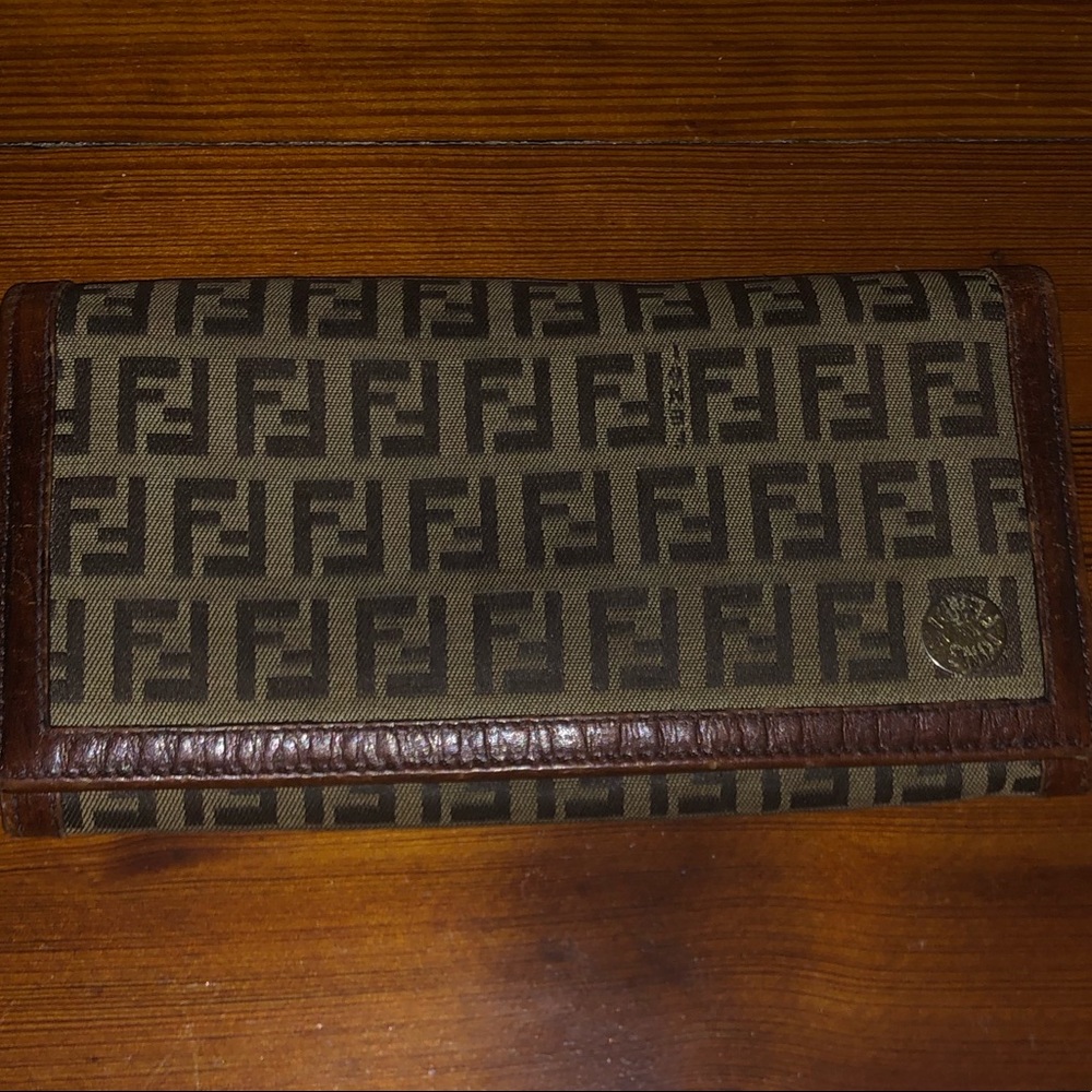 Authentic Fendi wallet in excellent condition